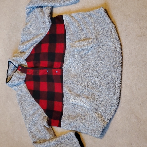 Maurices sherpa pullover size 2X. Buffalo plaid & gray - Picture 6 of 10